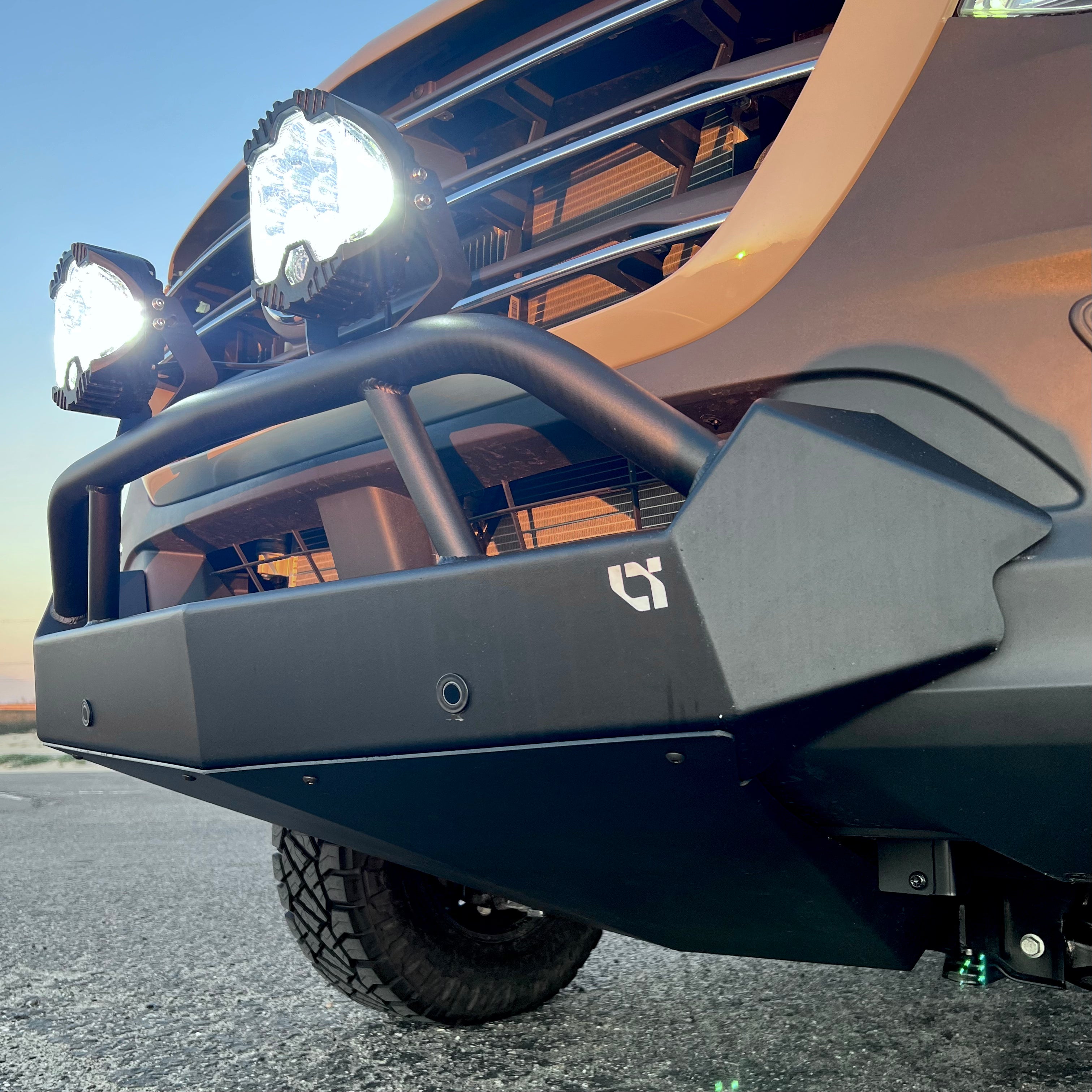 Exterior Upgrade Bundle (ElitePro Roof Rack + TrailGuard Front Bumper)